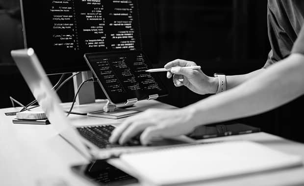 通信インフラ業界にもエンジニアから営業までさまざまな業種がある